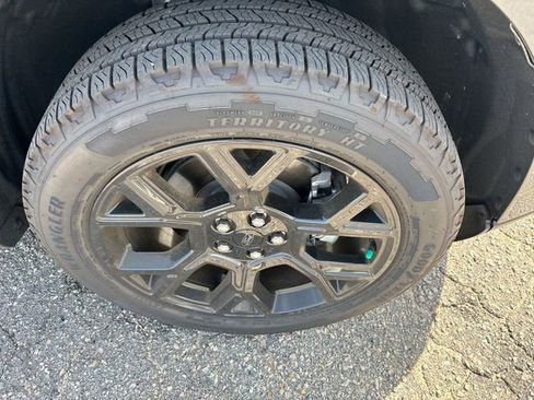 New 2025 Ford Maverick XLT w/ XLT Luxury Package image 11