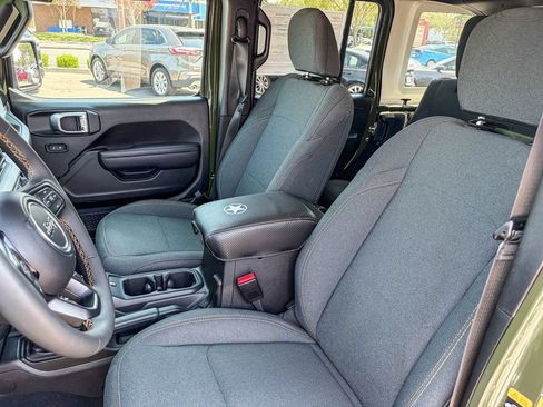 Used 2024 Jeep Wrangler Unlimited Sport AWD/4WD image 40