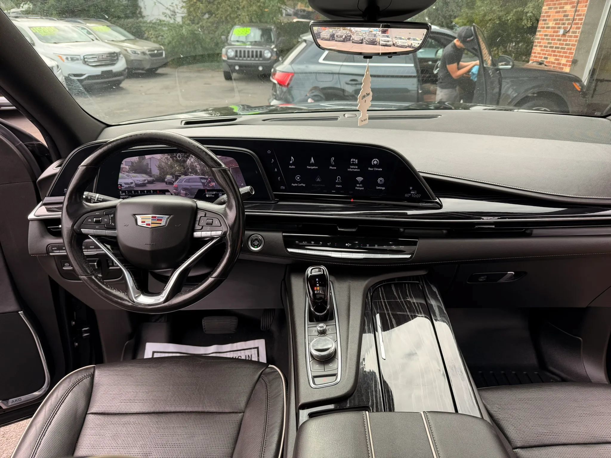 Used 2021 Cadillac Escalade Sport w/ LPO, ONYX Package AWD/4WD image 19