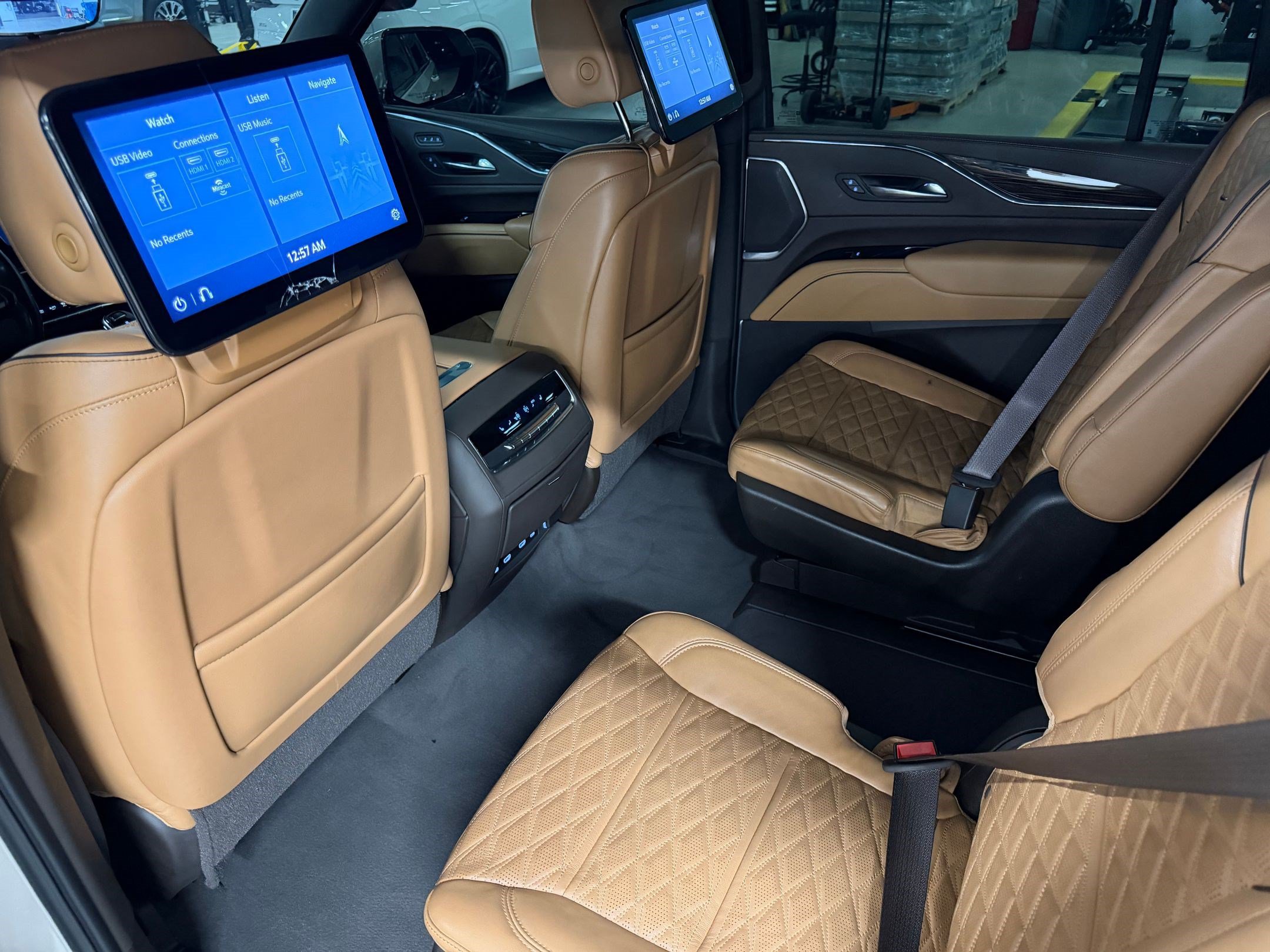 Used 2021 Cadillac Escalade ESV Premium Luxury w/ Driver Assist Tech Package AWD/4WD image 37