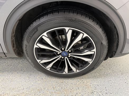 Used 2022 Ford Escape SE w/ SE Sport Appearance Package image 30