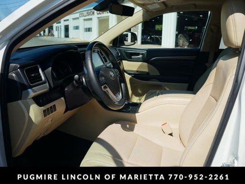 Used 2018 Toyota Highlander Limited FWD image 10