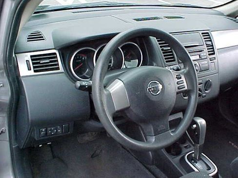 Used 2011 Nissan Versa 1.8 S w/ Plus Pkg image 16