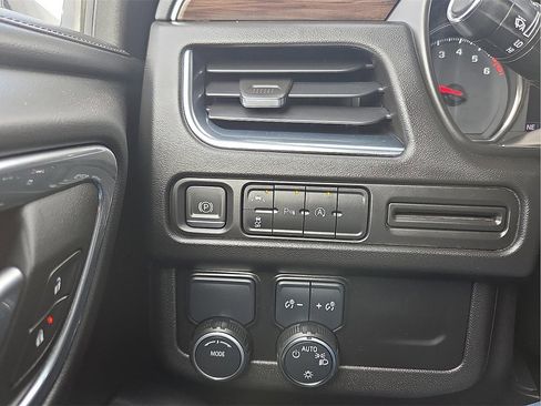 Used 2023 Chevrolet Suburban LS image 17
