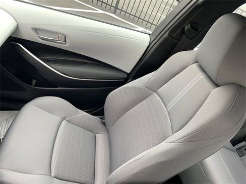 Used 2025 Toyota Corolla SE image 29