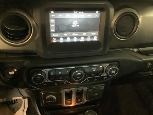Used 2021 Jeep Wrangler Sport AWD/4WD image 32
