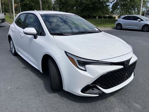 Certified 2025 Toyota Corolla SE FWD image 7
