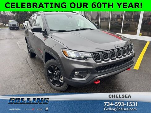 Used 2023 Jeep Compass Trailhawk w/ Trailhawk Convenience Group image 1