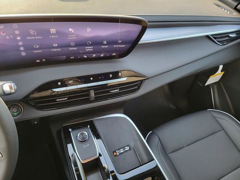 New 2026 Buick Enclave Preferred w/ Power Package image 9