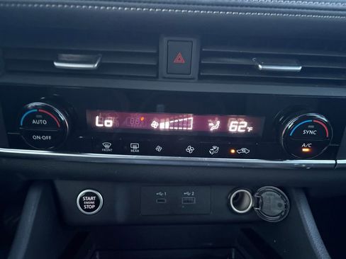 Used 2023 Nissan Rogue SV image 26