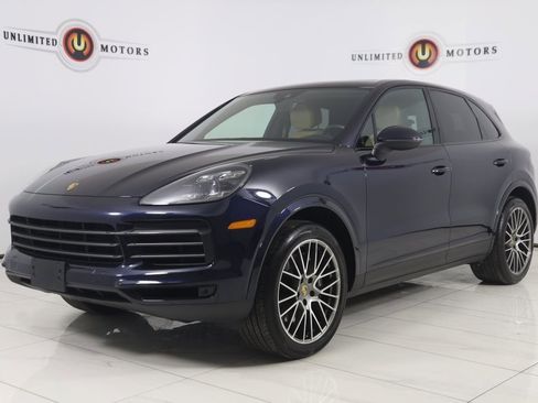 Used 2022 Porsche Cayenne Platinum Edition w/ Premium Package Plus image 5