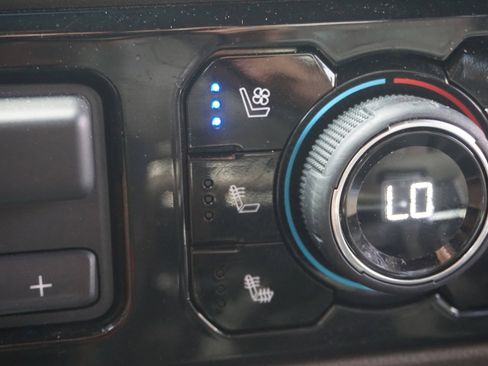 Used 2022 Chevrolet Silverado 1500 LTZ image 32