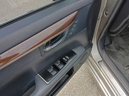 Used 2016 Lexus ES 350 w/ Luxury Package w/Wood Trim FWD image 10