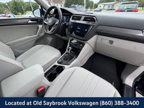Used 2022 Volkswagen Tiguan SE w/ Panoramic Sunroof Package AWD/4WD image 30
