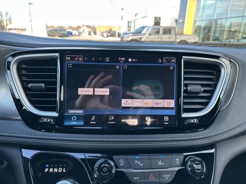New 2026 Chrysler Pacifica Select w/ S Appearance Package FWD image 30