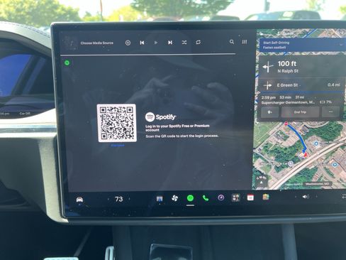 Used 2025 Tesla Model X AWD/4WD image 18