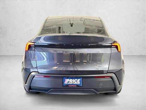 Used 2026 Tesla Model Y AWD image 6