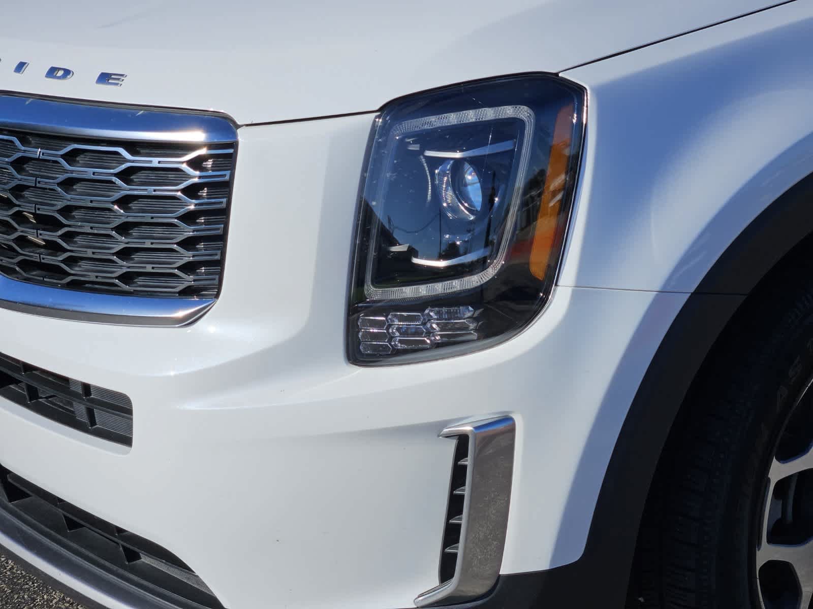 Used 2020 Kia Telluride EX w/ Towing Package FWD image 7