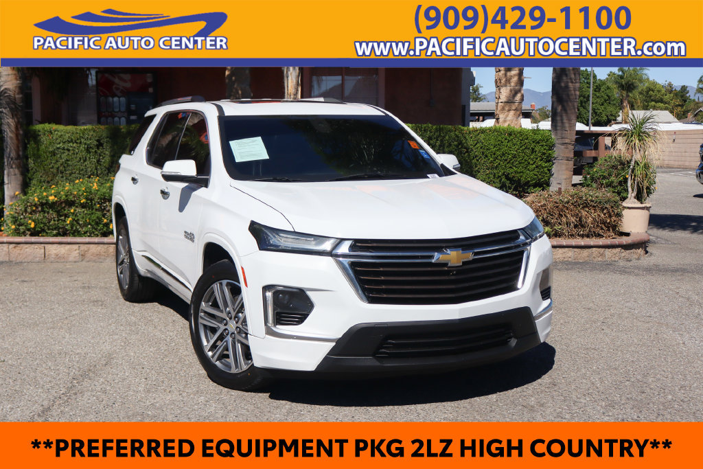 Used 2023 Chevrolet Traverse High Country FWD image 1
