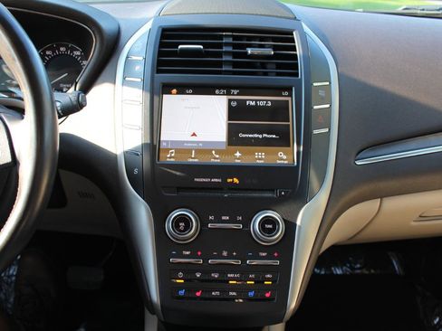 Used 2017 Lincoln MKC Reserve AWD/4WD image 28