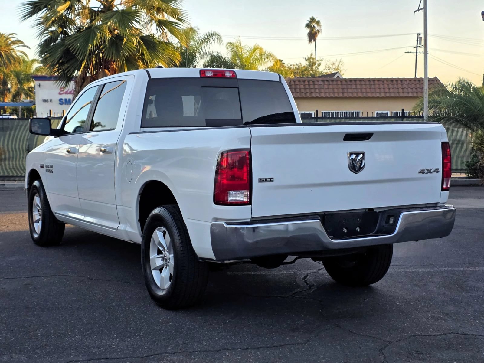 Used 2017 RAM 1500 Classic SLT AWD/4WD image 4