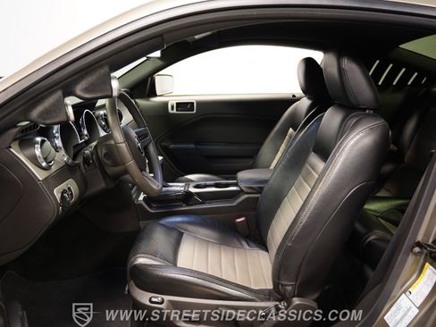 Used 2005 Ford Mustang GT image 38