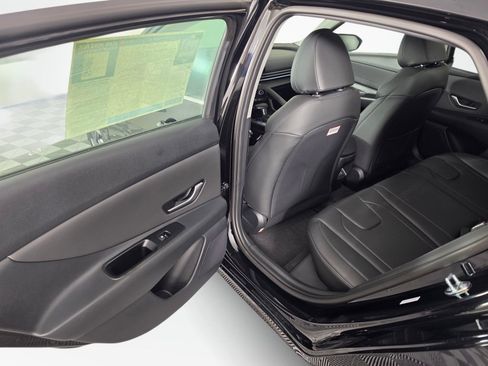 Used 2026 Hyundai Elantra Limited FWD image 32