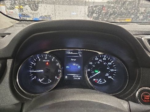 Used 2016 Nissan Rogue SV w/ SV Premium Package FWD image 17