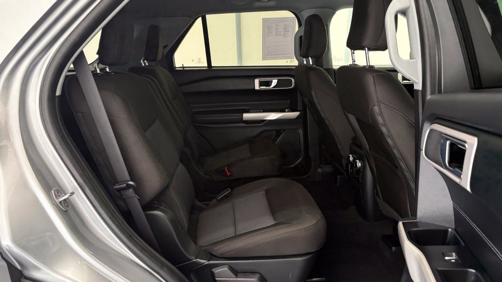 Used 2022 Ford Explorer XLT AWD/4WD image 28