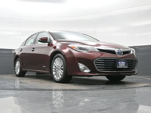 Used 2014 Toyota Avalon Limited w/ Technology Package FWD image 32