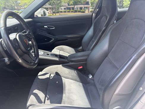 Used 2018 Porsche 911 Carrera GTS RWD image 9