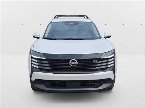 Used 2025 Nissan Kicks SR w/ Illumination Package image 7