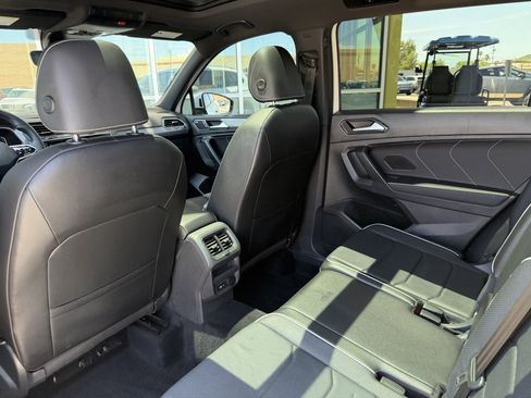 Used 2022 Volkswagen Tiguan SEL R-Line AWD/4WD image 37