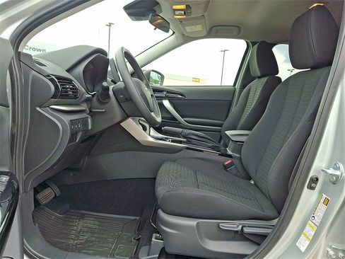 Used 2025 Mitsubishi Eclipse Cross LE image 6
