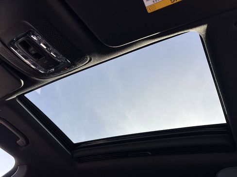 Used 2025 Mercedes-Benz GLE 350 4MATIC image 19