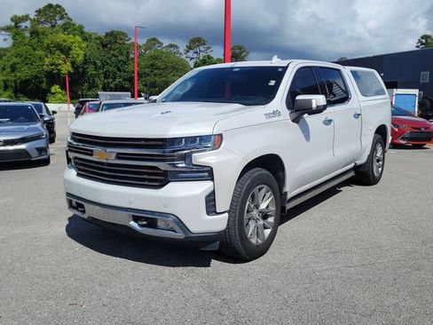 Used 2019 Chevrolet Silverado 1500 High Country w/ Technology Package AWD/4WD image 5