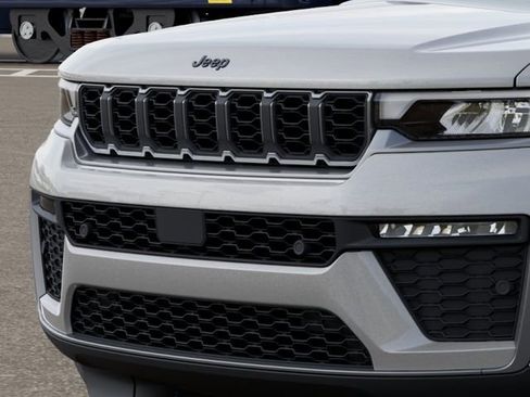 New 2026 Jeep Grand Cherokee L Limited AWD/4WD image 11