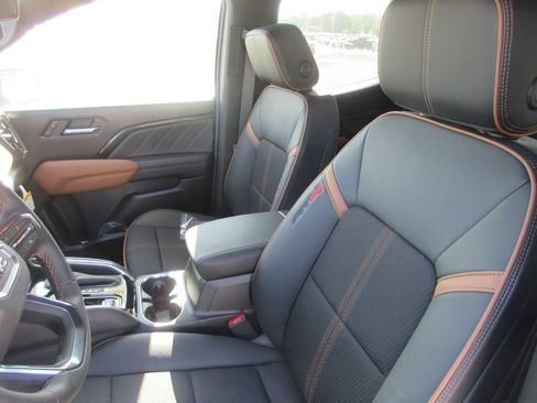 New 2026 GMC Canyon AT4 AWD/4WD image 13