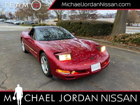 Used 2004 Chevrolet Corvette Coupe w/ Roof Package image 1