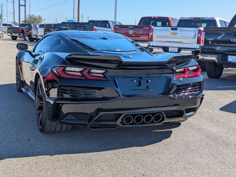 Used 2025 Chevrolet Corvette Z06 image 5