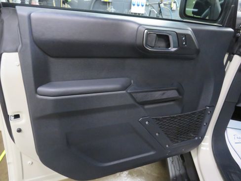 Used 2025 Ford Bronco Outer Banks AWD/4WD image 16