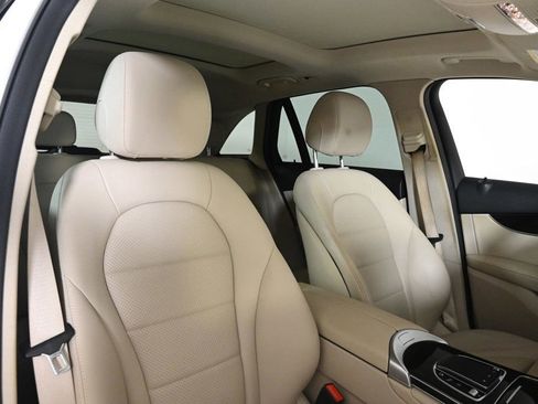 Used 2022 Mercedes-Benz GLC 300 image 16