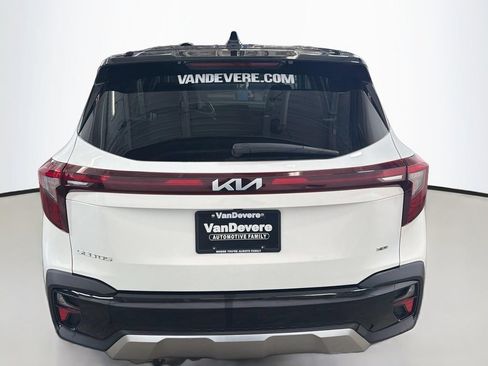 Used 2024 Kia Seltos S AWD/4WD image 8