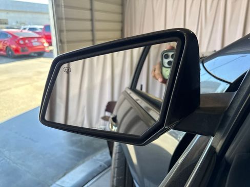 Used 2015 Chevrolet Traverse LT FWD image 18