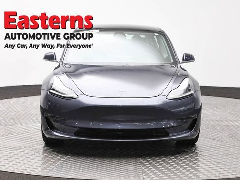 Used 2019 Tesla Model 3 Performance image 2