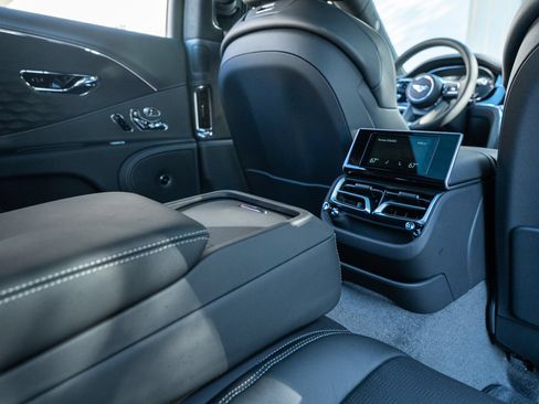 Used 2025 Bentley Flying Spur Plug-In Hybrid AWD/4WD image 60