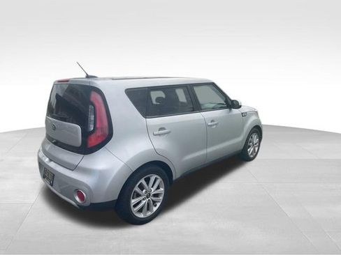 Used 2018 Kia Soul + FWD image 7