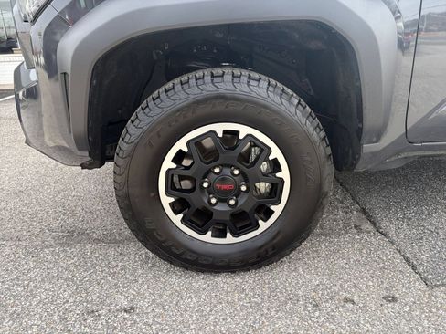 Used 2025 Toyota Tacoma TRD Off-Road AWD/4WD image 24