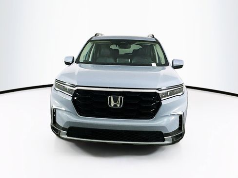 Used 2023 Honda Pilot Touring image 2
