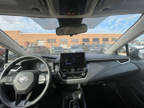 Used 2023 Toyota Corolla LE image 32